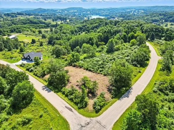 $800,000 | 308 Cross Trails Drive, La Valle, WI 53941