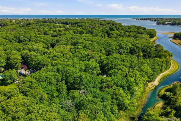 $4,995,000 | 44 Georgica Close Road, East Hampton, NY 11937