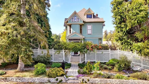 $1,600,000 | 410 Lincoln Street, Port Townsend, WA 98368