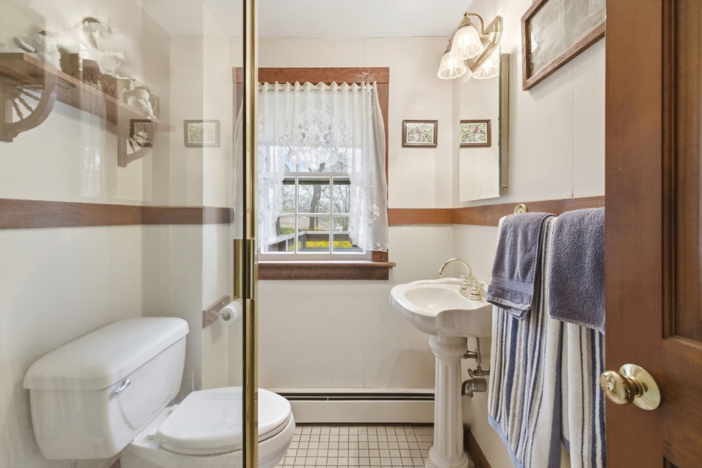 17 Evergreen Road Needham, MA 02494 - Photo 8 of 27