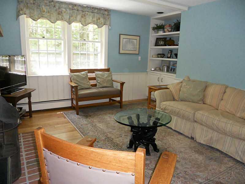 5 Hill Top Road Cumberland, ME 04021 - Photo 12 of 17 Den/Family/Great Room. Another view...