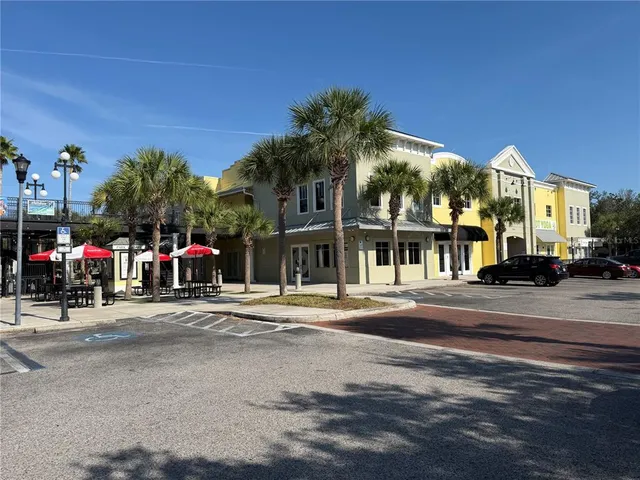 $495,000 | 6427 Bridgecrest Drive, Lithia, FL 33547