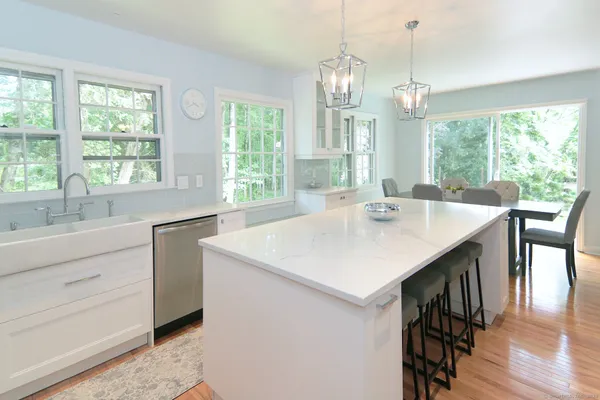 $7,900 | 177 Brett Road, Fairfield, CT 06824