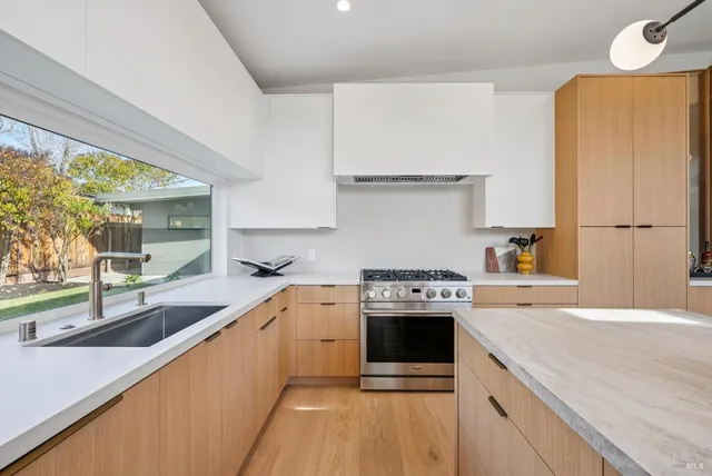 $1,795,000 | 319 Holly Drive, San Rafael, CA 94903