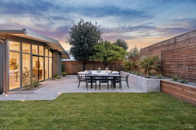 $1,795,000 | 319 Holly Drive, San Rafael, CA 94903