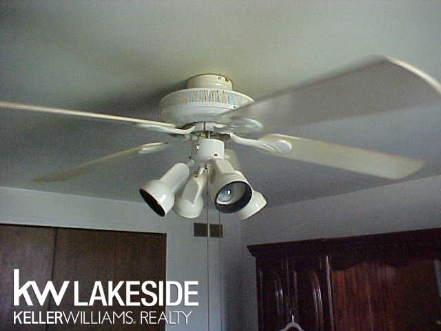 15115 Raphael Terrace Warren, MI 48088 - Photo 19 of 22 31286049-18.JPG