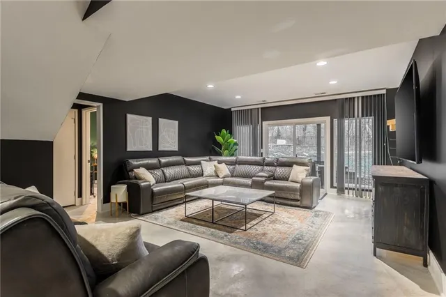 $775,000 | 4602 Northwest 71st Street, Kansas City, MO 64151