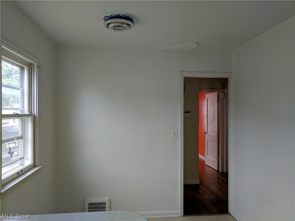 20705 Watson Road Maple Heights, OH 44137 - Photo 11 of 34 Gallery Image 11