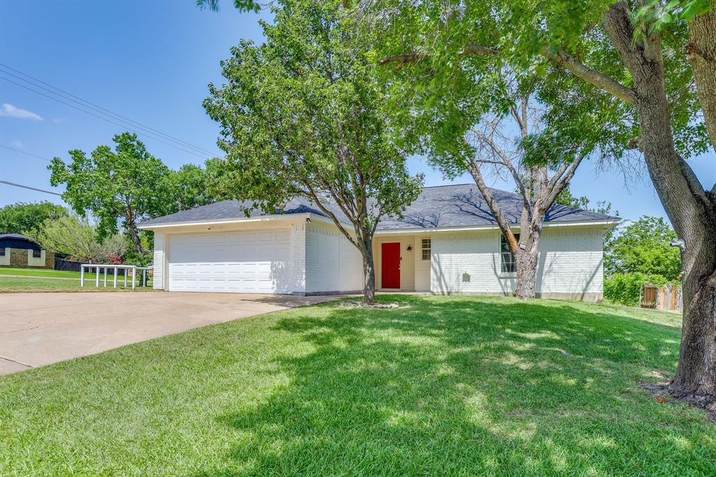 912 Blue Ridge Drive Burleson, TX 76028 - Photo 3 of 32