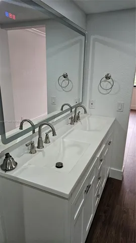 $2,225 | 105 Lake Emerald Drive, Unit 311, Oakland Park, FL 33309