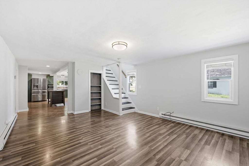 70 Milton Street Springfield, MA 01151 - Photo 9 of 37