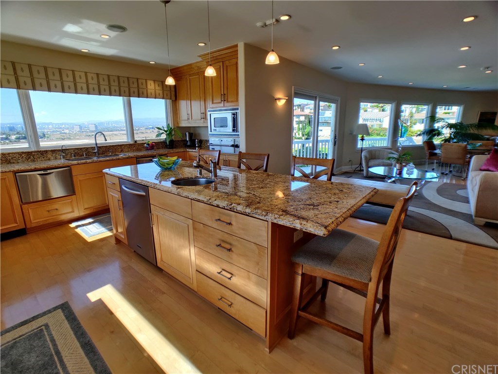 367 Fowling Street Playa del Rey, CA 90293 - Photo 12 of 63 Gallery Image 12