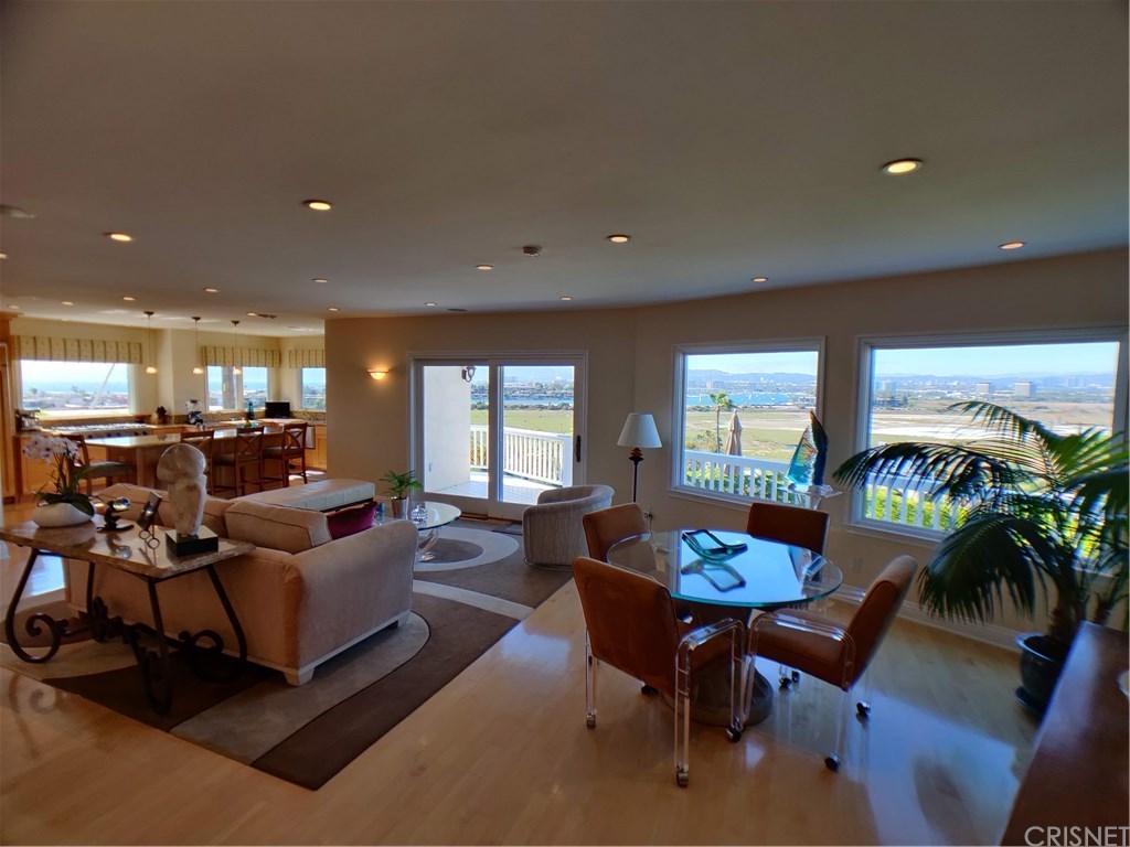 367 Fowling Street Playa del Rey, CA 90293 - Photo 14 of 63 Gallery Image 14