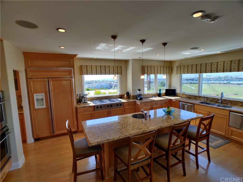367 Fowling Street Playa del Rey, CA 90293 - Photo 8 of 63 Gallery Image 8