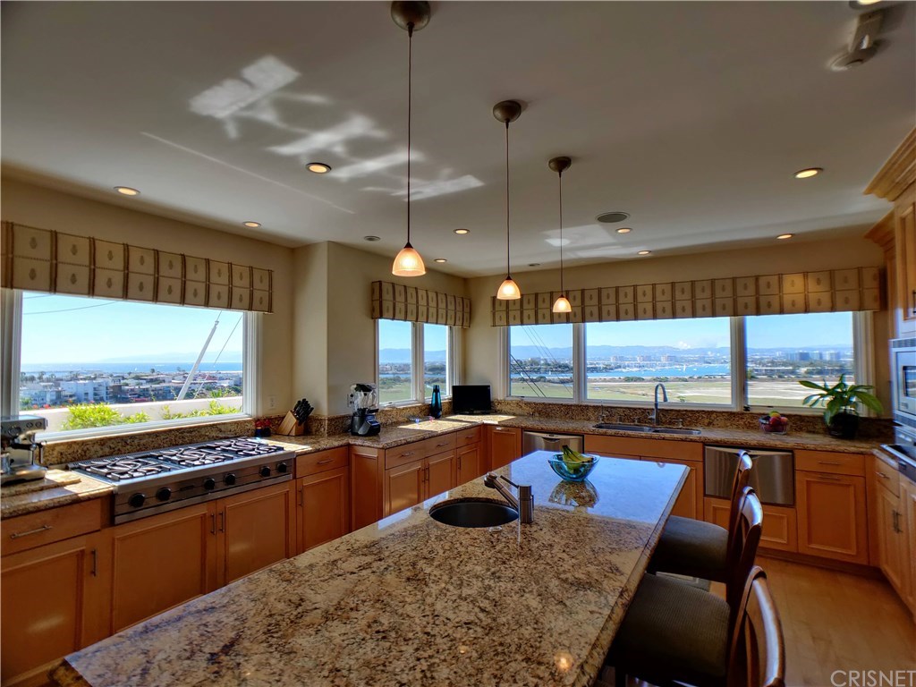 367 Fowling Street Playa del Rey, CA 90293 - Photo 9 of 63 Gallery Image 9