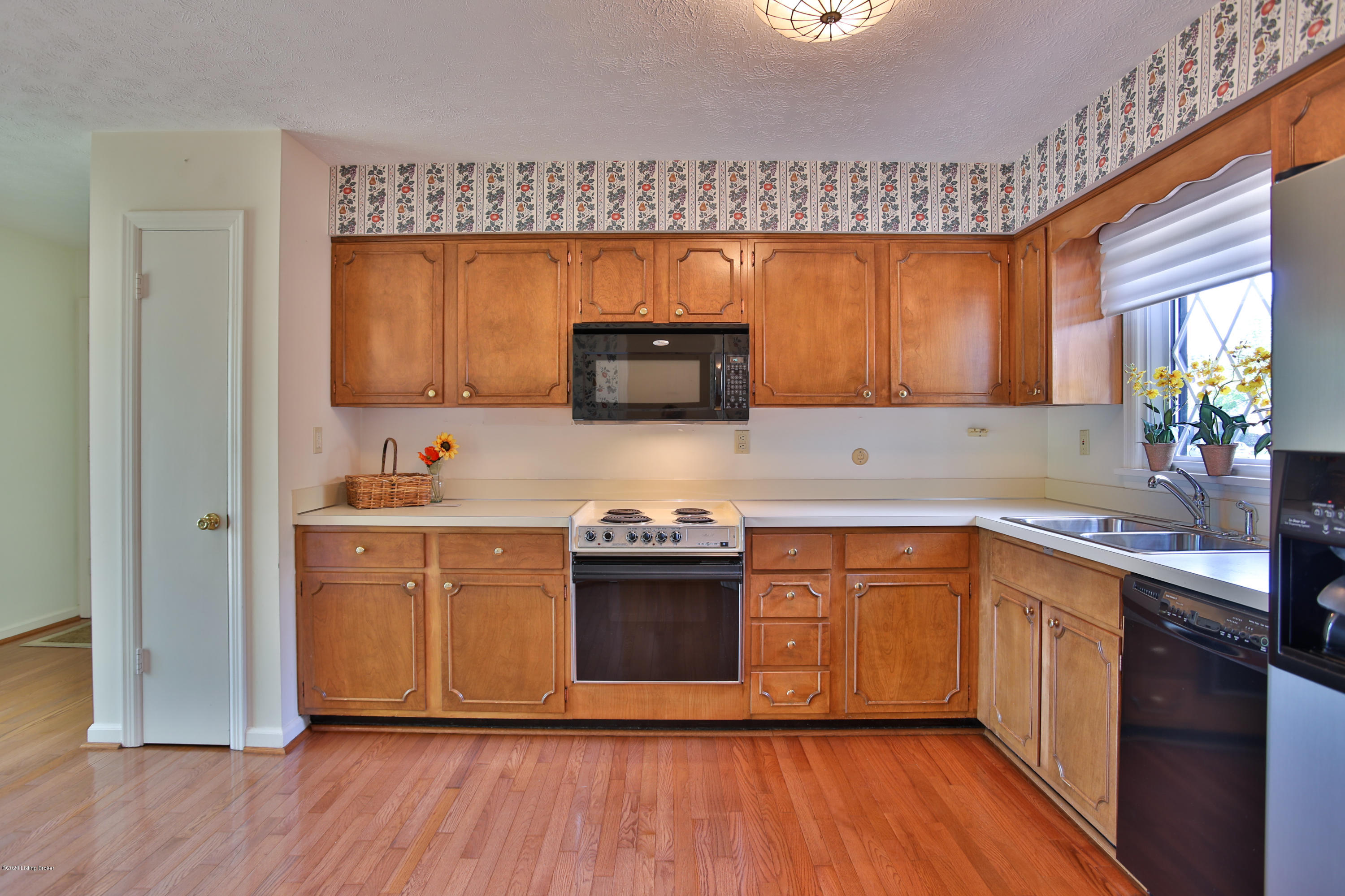 10209 Afton Road Louisville, KY 40223 - Photo 35 of 37 D2B24B54-2991-4F61-9250-E96D0A2474D7