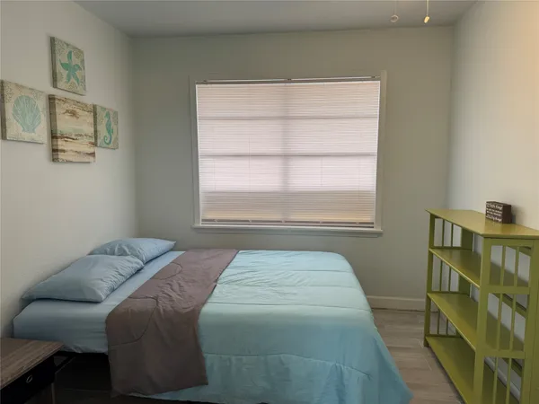 $230,900 | 332 Seacoast Drive, Freeport, TX 77541