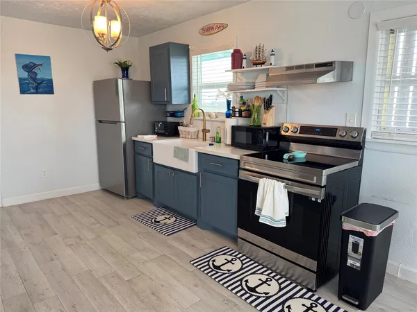 $230,900 | 332 Seacoast Drive, Freeport, TX 77541