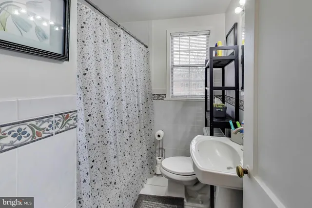 $309,000 | 6622 East Wakefield Drive, Unit B1, Alexandria, VA 22307