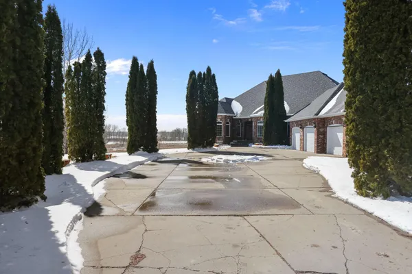 $1,150,000 | 5241 Yvette Street, Loretto, MN 55357