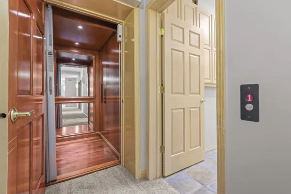 $1,150,000 | 5241 Yvette Street, Loretto, MN 55357