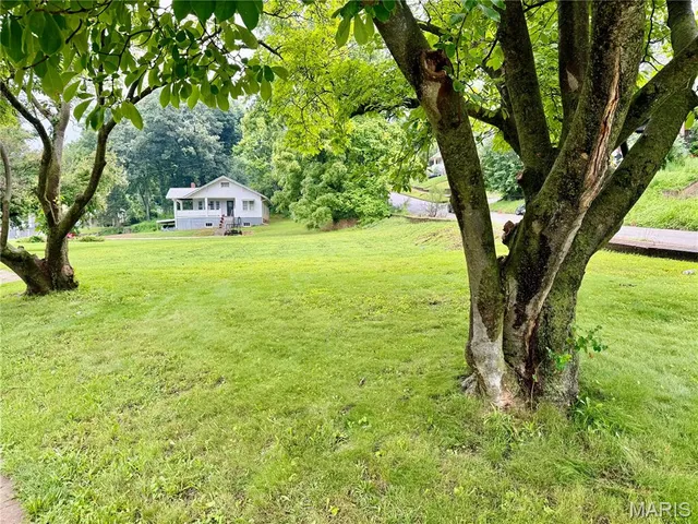 $15,000 | 408 Grand Avenue, Hannibal, MO 63401