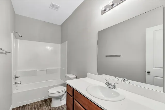 $1,800 | 126 County Road-5102C, Cleveland, TX 77327