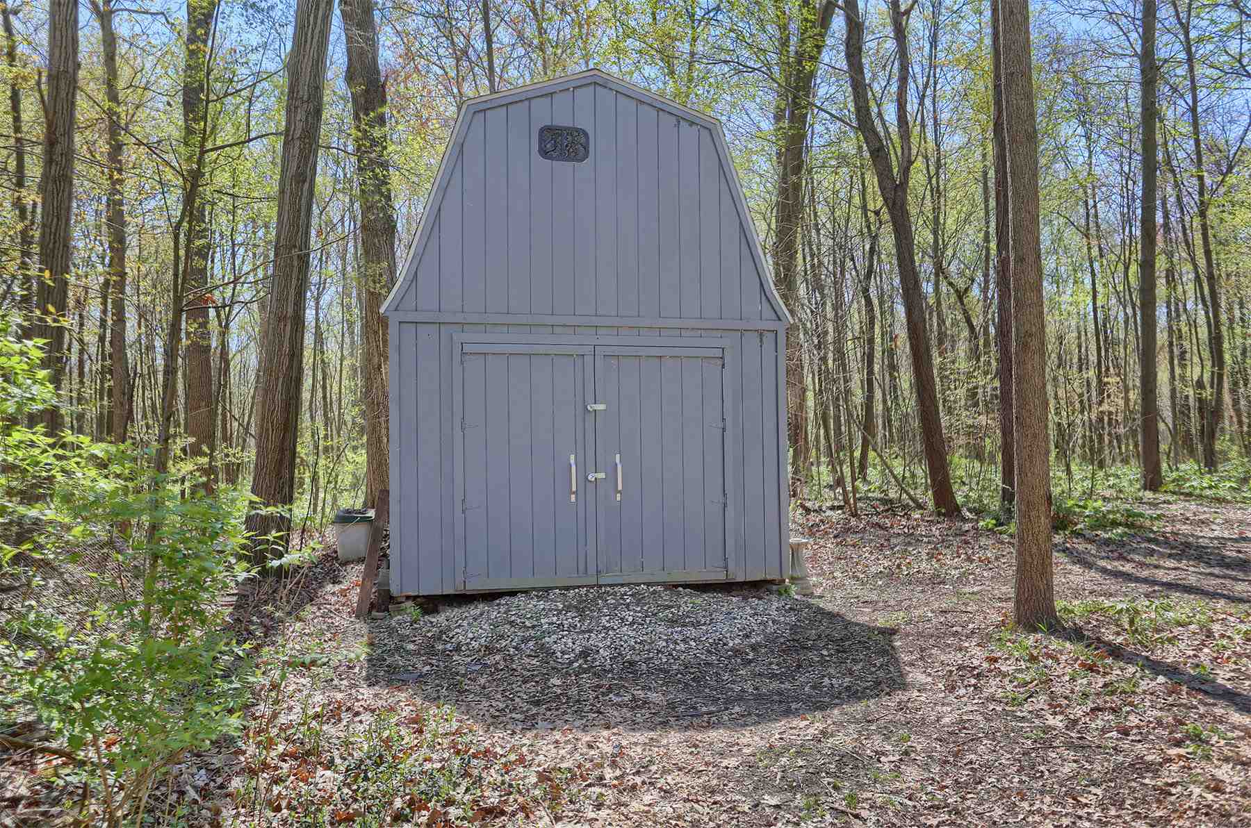 231 West Levi Lee Road Warsaw, IN 46582 - Photo 29 of 36 Gallery Image 29