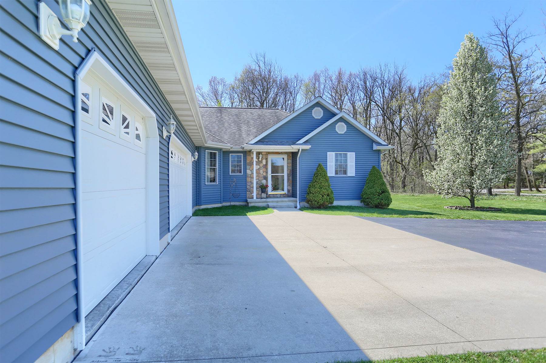 231 West Levi Lee Road Warsaw, IN 46582 - Photo 32 of 36 Gallery Image 32