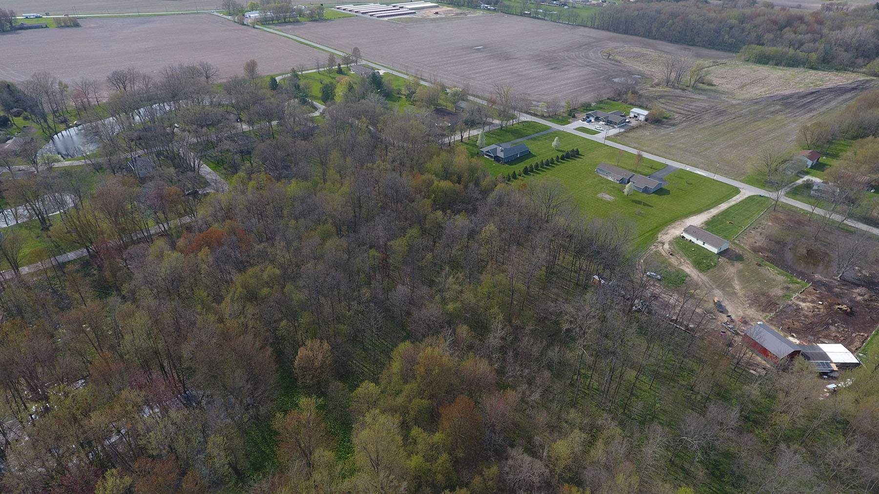 231 West Levi Lee Road Warsaw, IN 46582 - Photo 35 of 36 Gallery Image 35