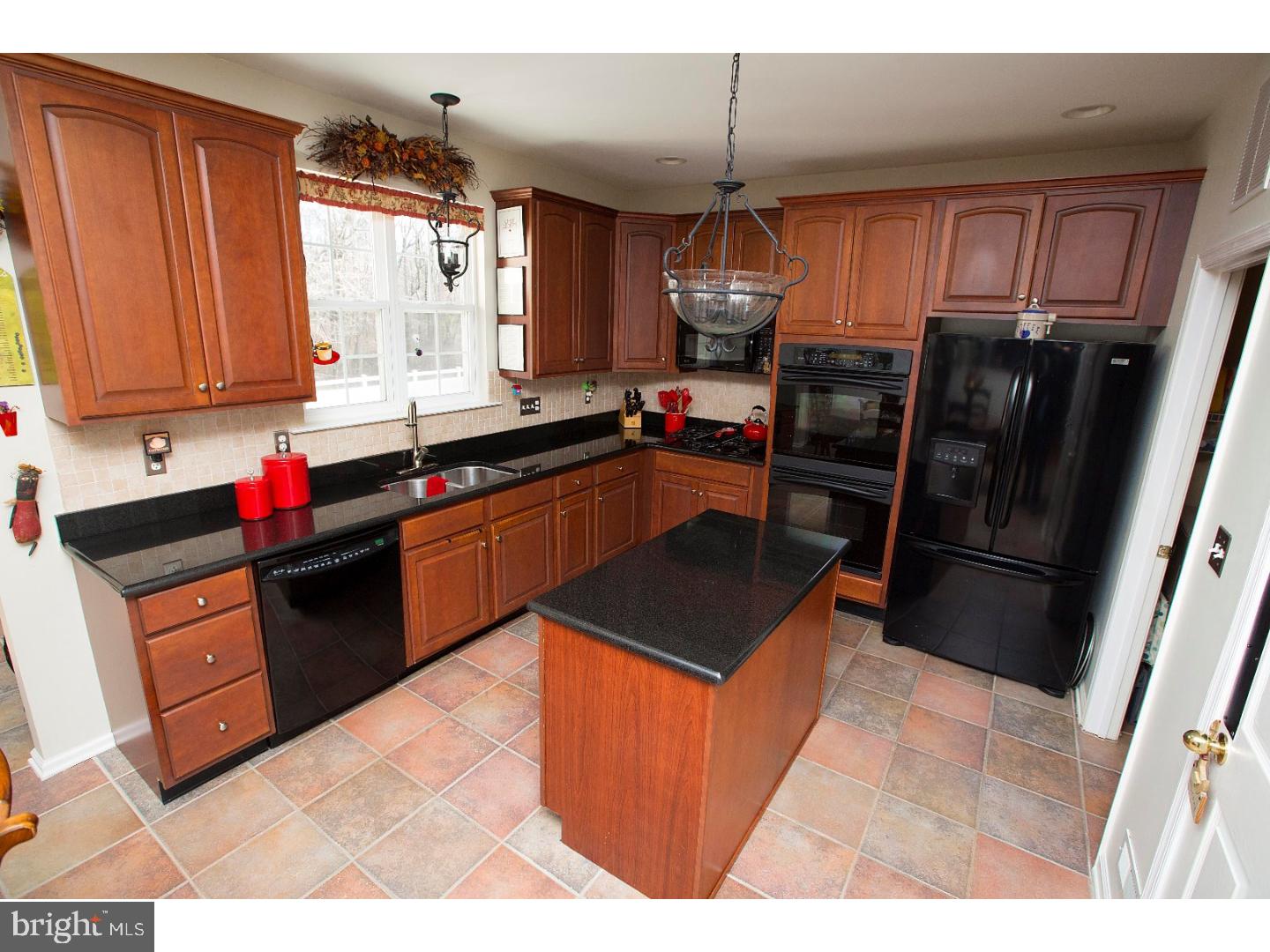18 Box Turtle Lane Sicklerville, NJ 08081 - Photo 6 of 24 Kitchen