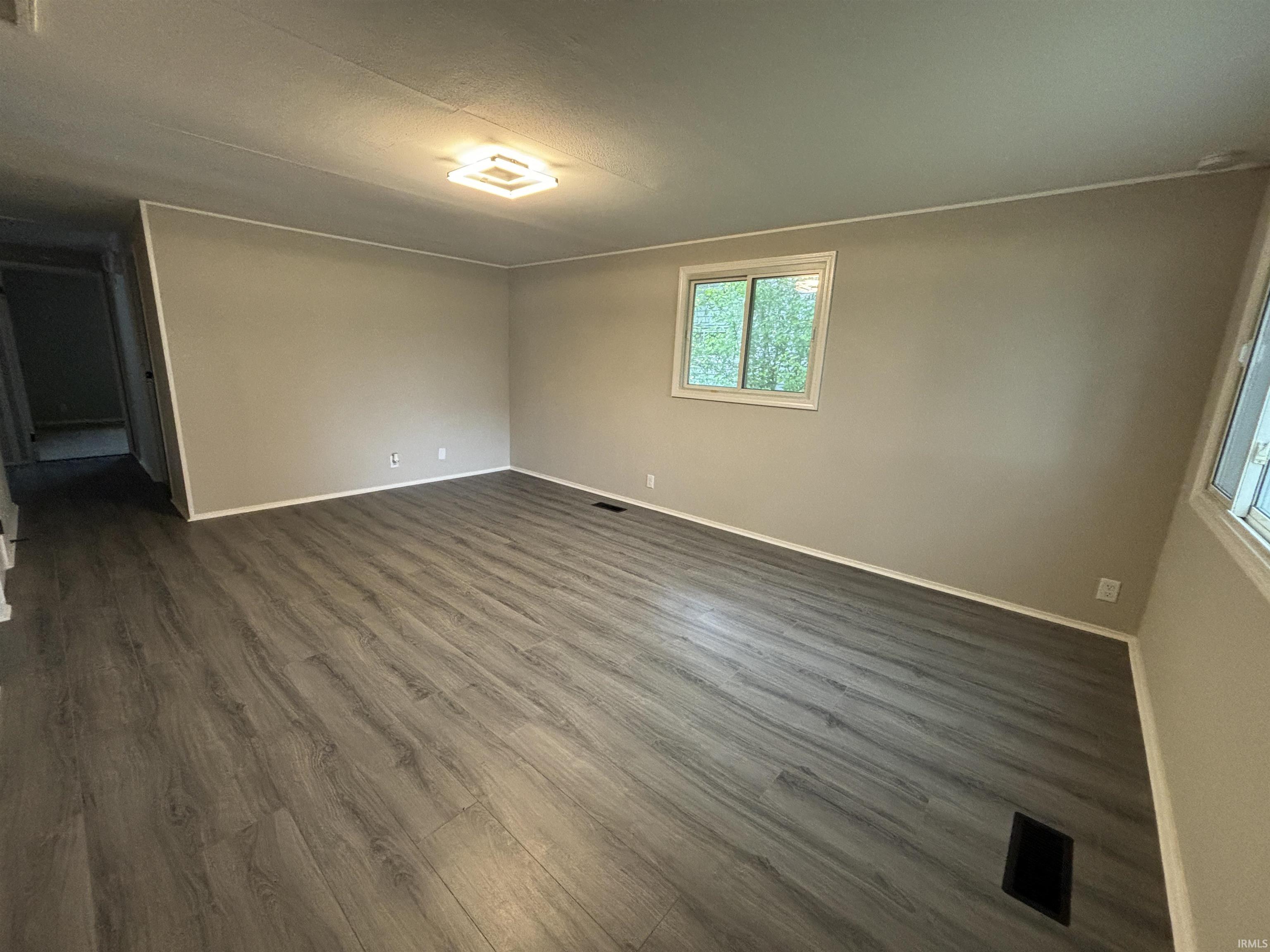 1116 Hartzell Road New Haven, IN 46774 - Photo 4 of 14 Gallery Image 4