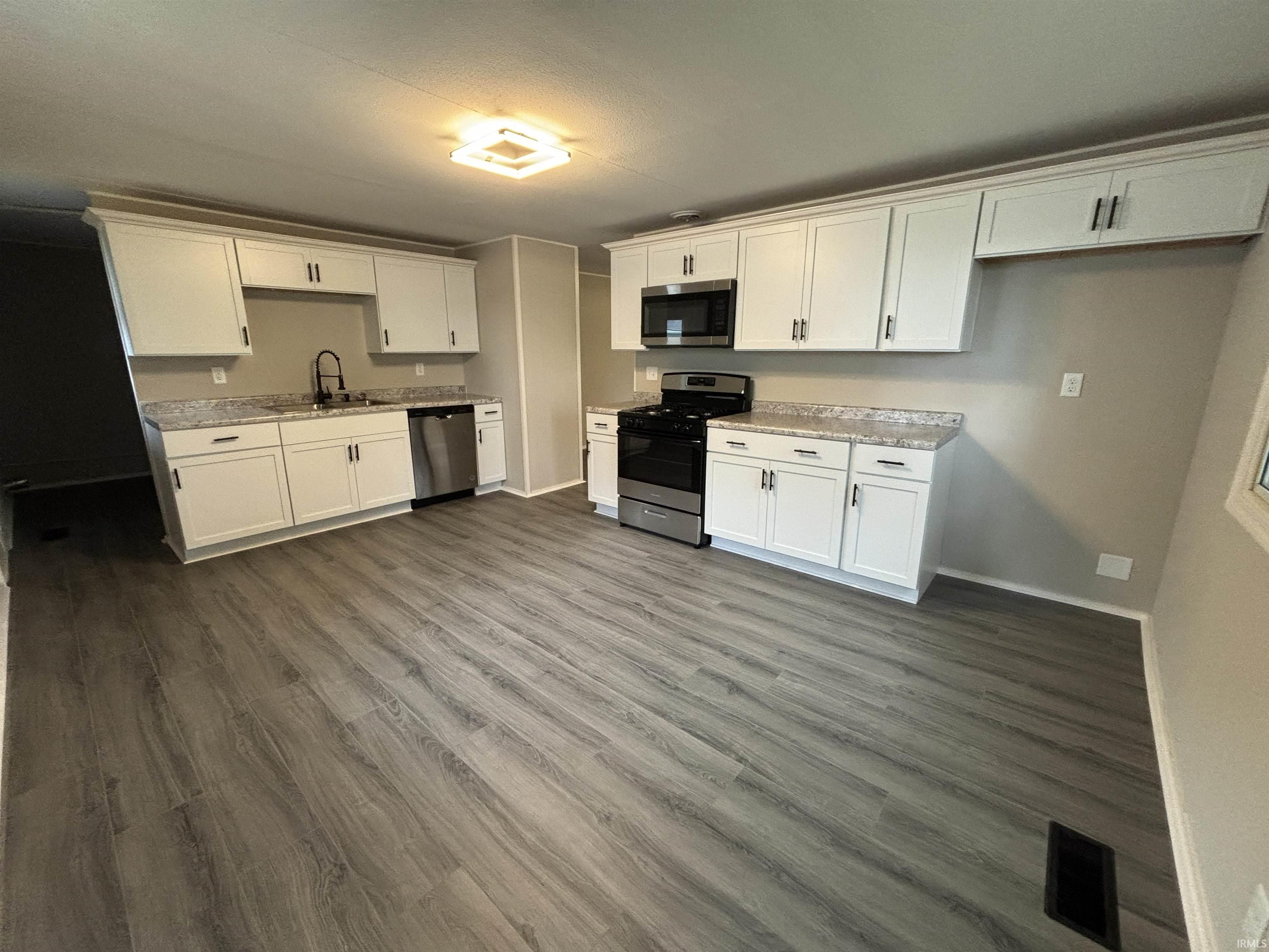 1116 Hartzell Road New Haven, IN 46774 - Photo 6 of 14 Gallery Image 6