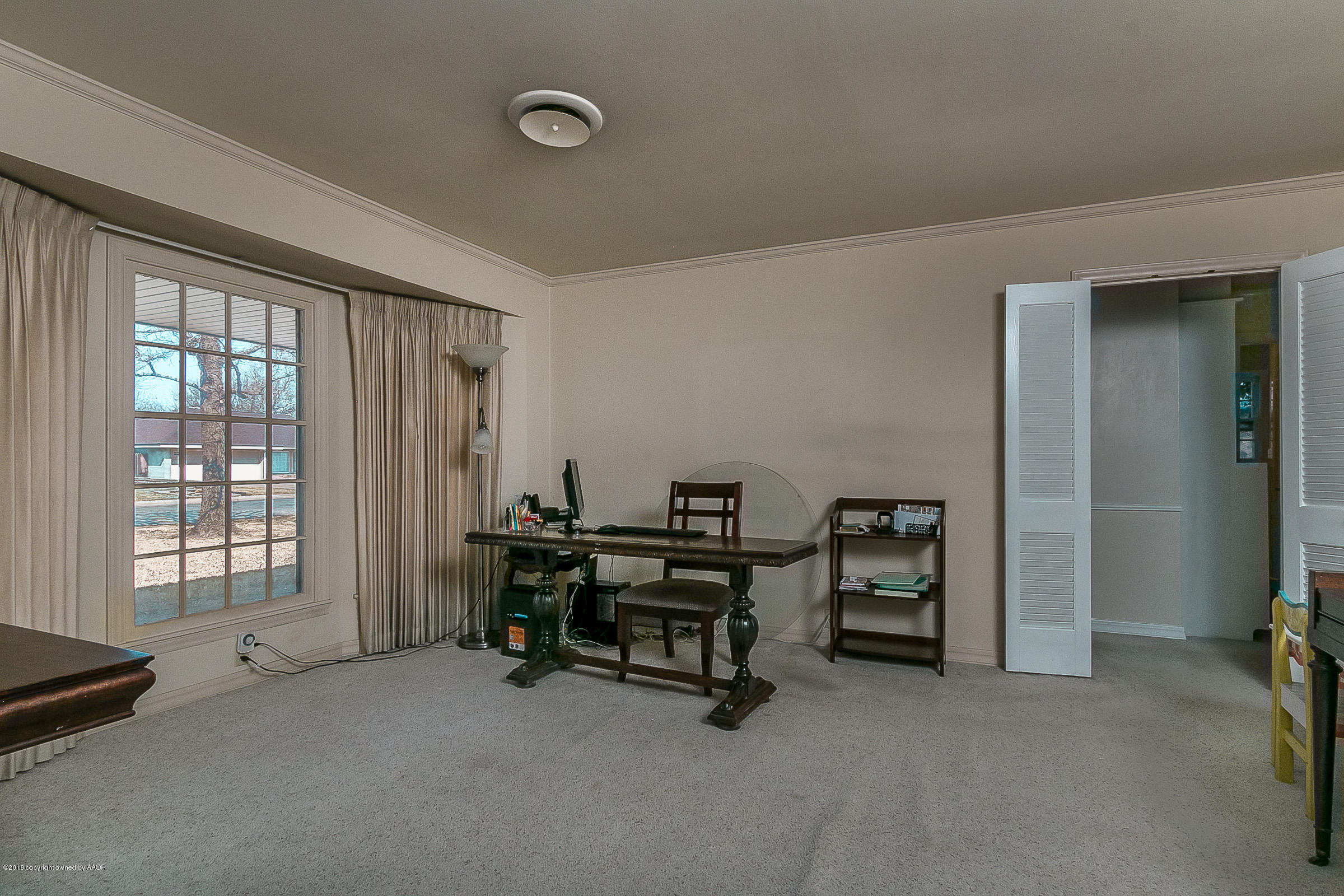 6311 Calumet Road Amarillo, TX 79106 - Photo 3 of 24 Front Living Room
