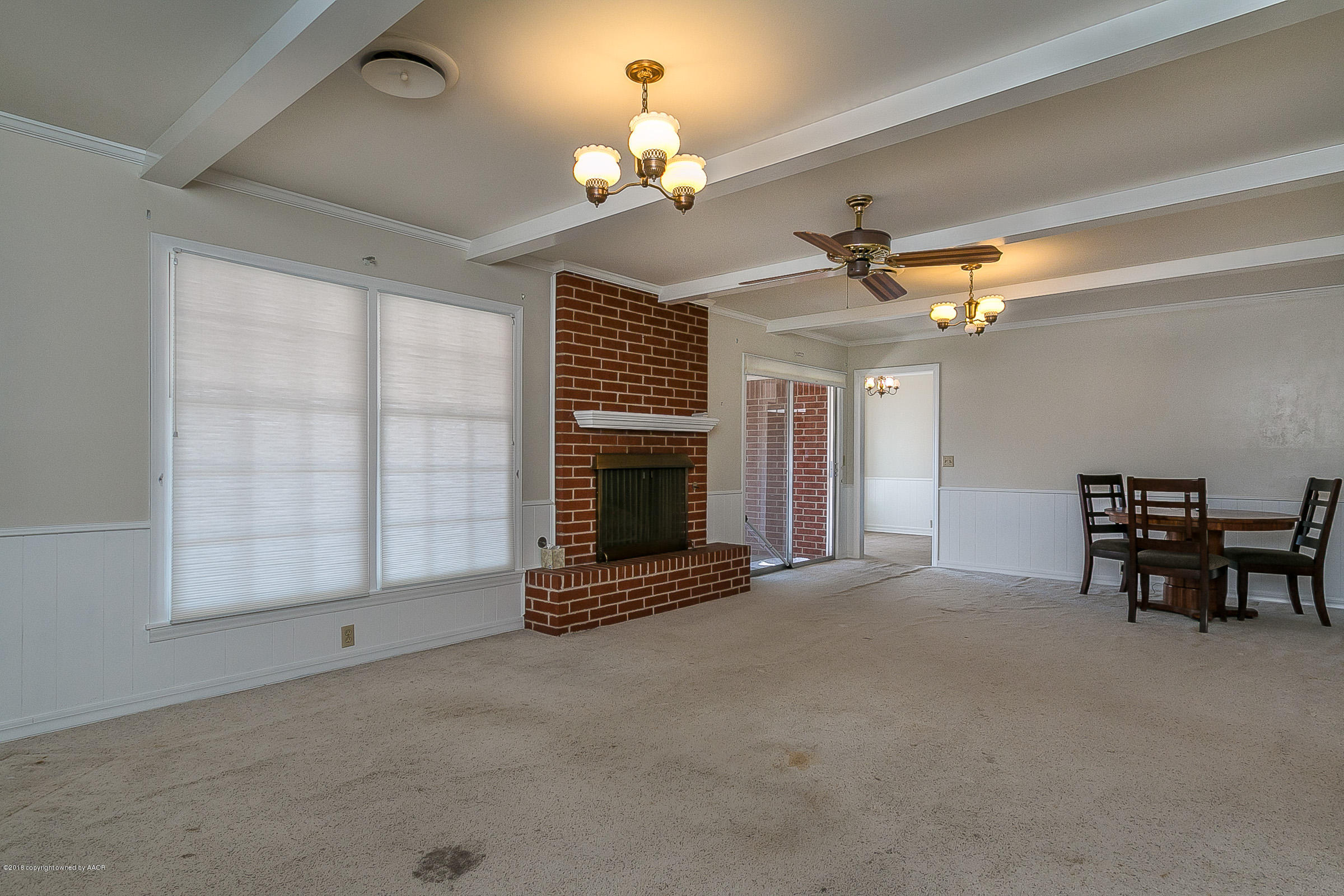 6311 Calumet Road Amarillo, TX 79106 - Photo 4 of 24 Living Room