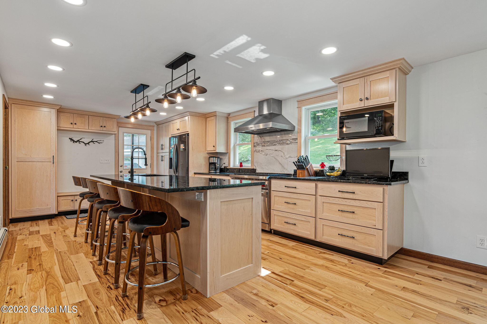 13-web-or-mls-390ClarenceMussonRd_13