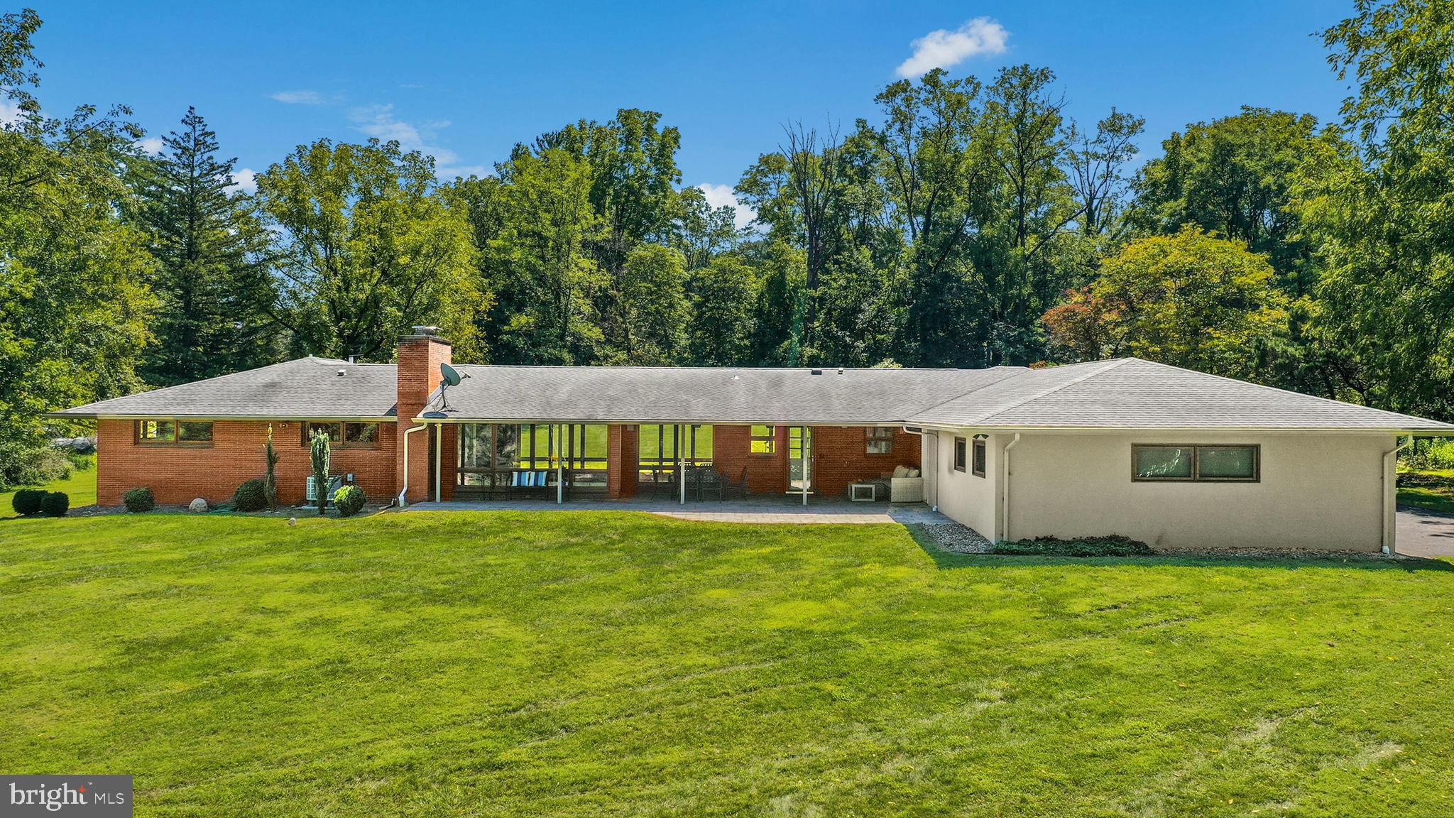 1643 Saucon Valley Road Bethlehem, PA 18015 - Photo 5 of 44 Gallery Image 5
