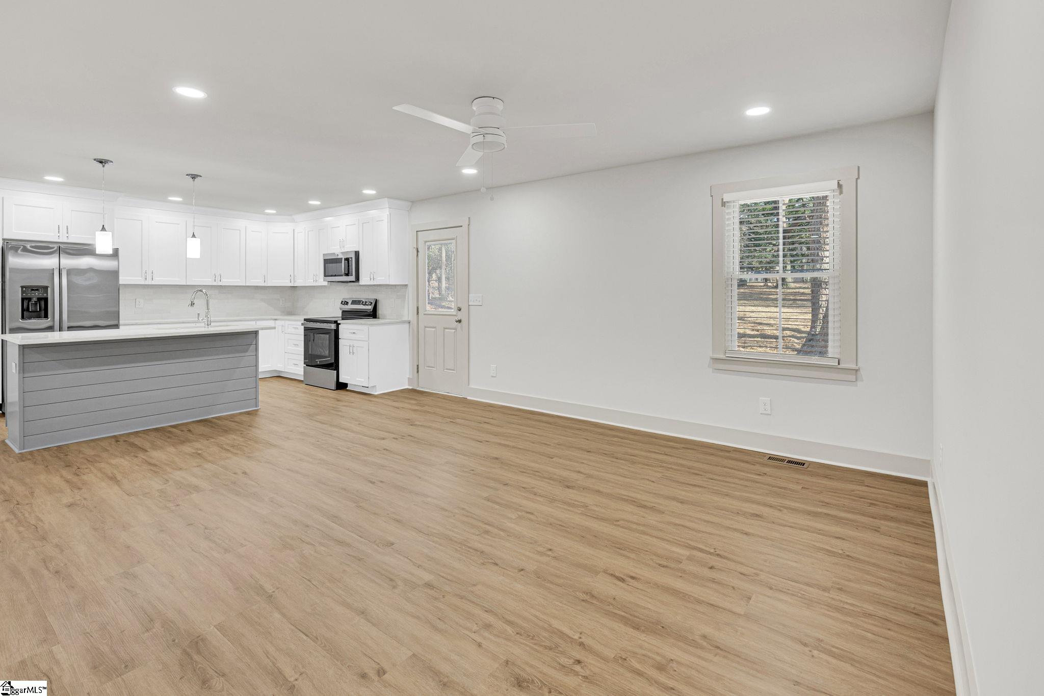 901 Standing Springs Road Greenville, SC 29605 - Photo 16 of 46