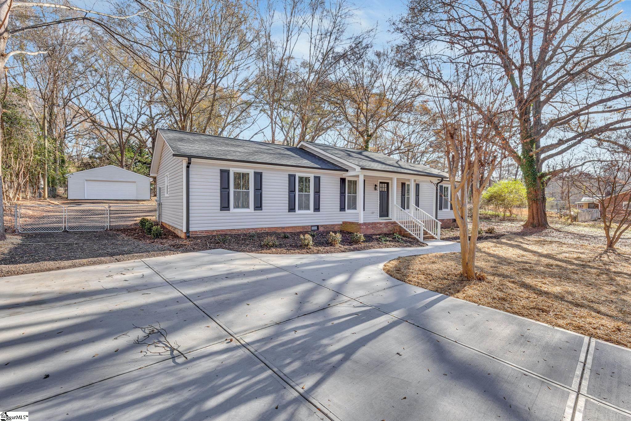 901 Standing Springs Road Greenville, SC 29605 - Photo 3 of 46