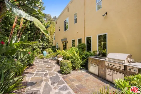 $2,995,000 | 2668 Astral Drive, Los Angeles, CA 90046