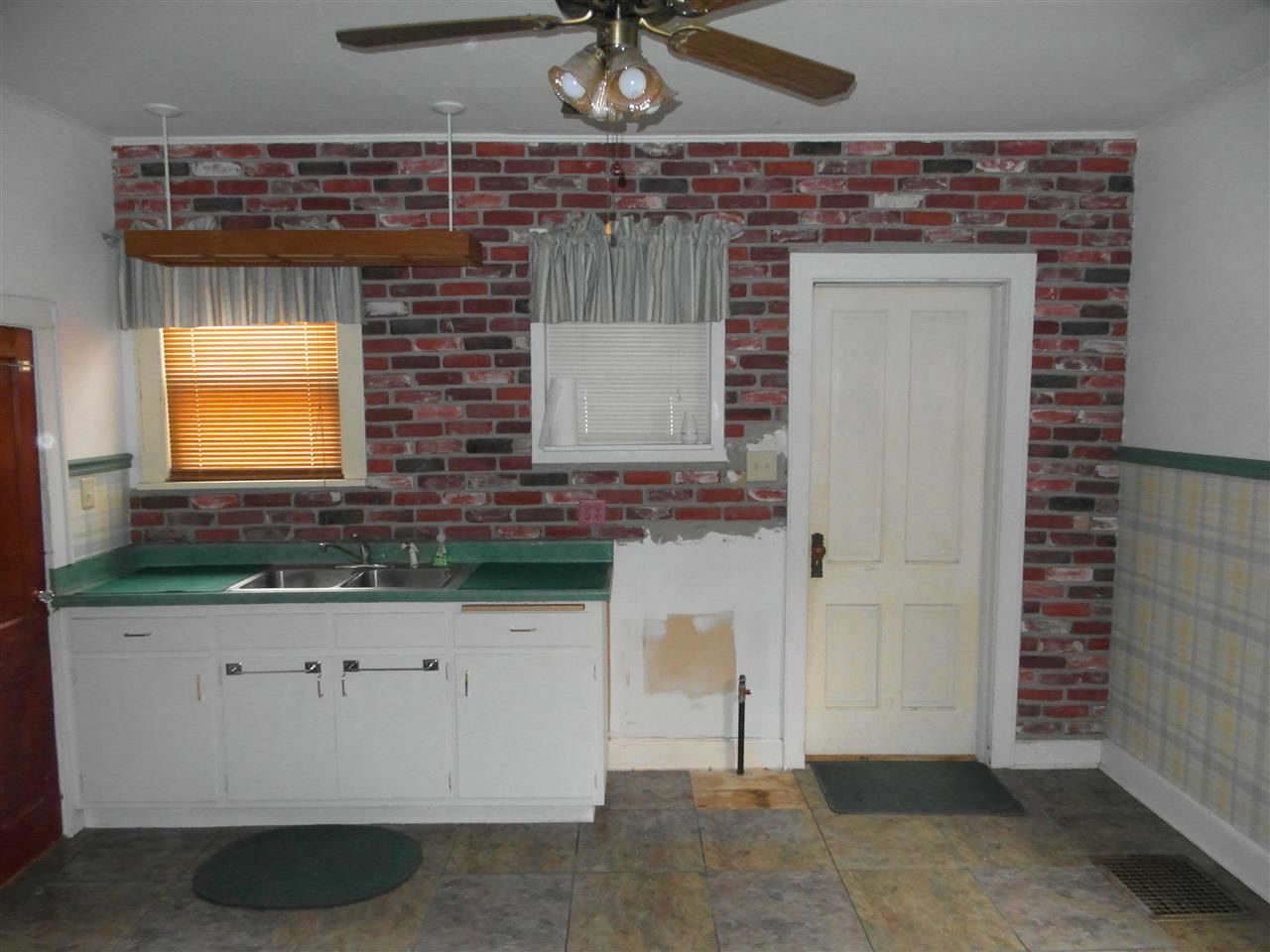 1220 3rd Street Moline, IL 61265 - Photo 5 of 14 Gallery Image 5