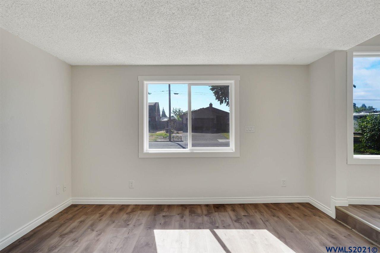 1321 Filbert Street Lebanon, OR 97355 - Photo 20 of 38 Gallery Image 20
