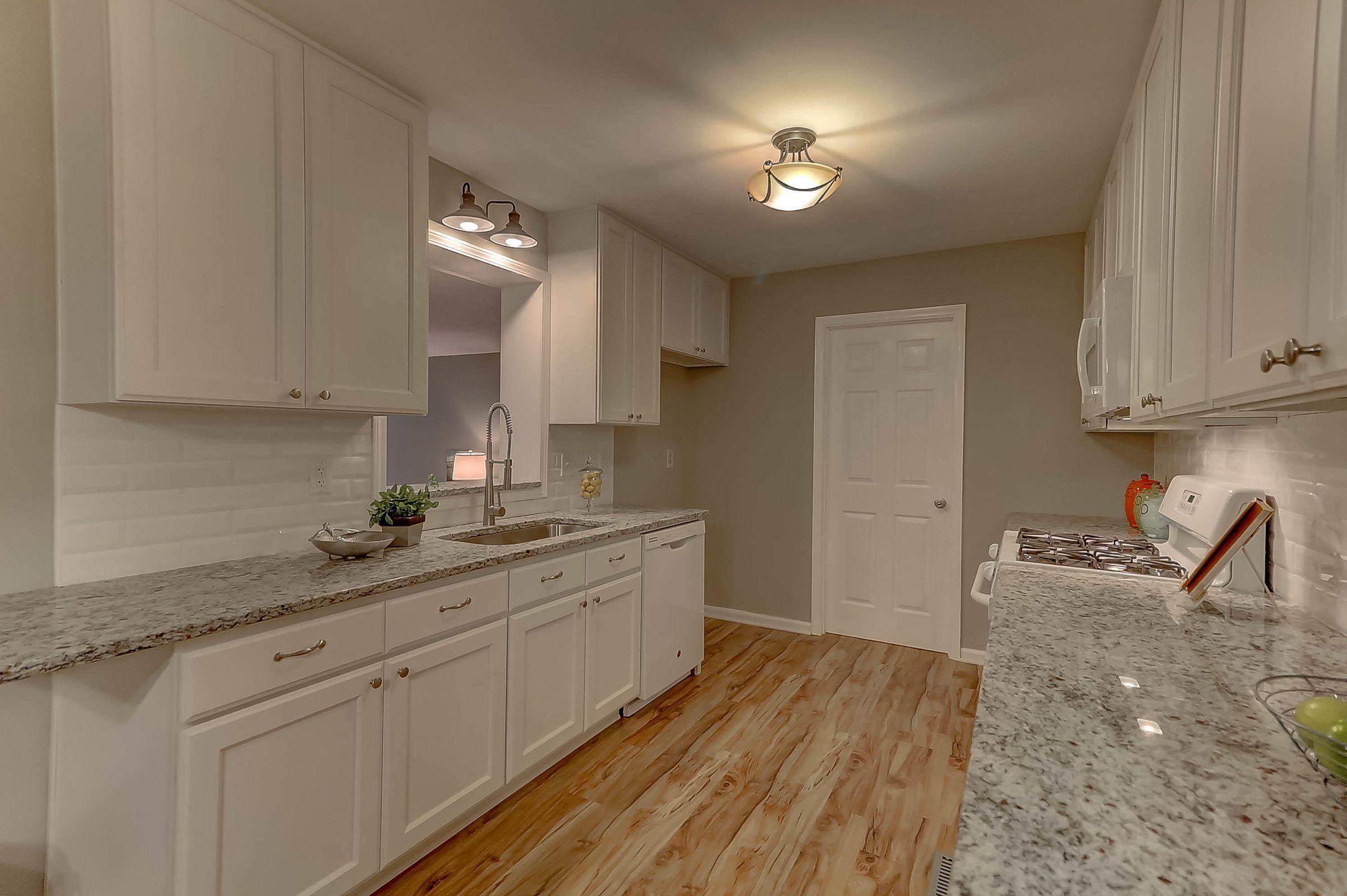 827 Targave Road Charleston, SC 29412 - Photo 3 of 22 20170804142718869015000000-o