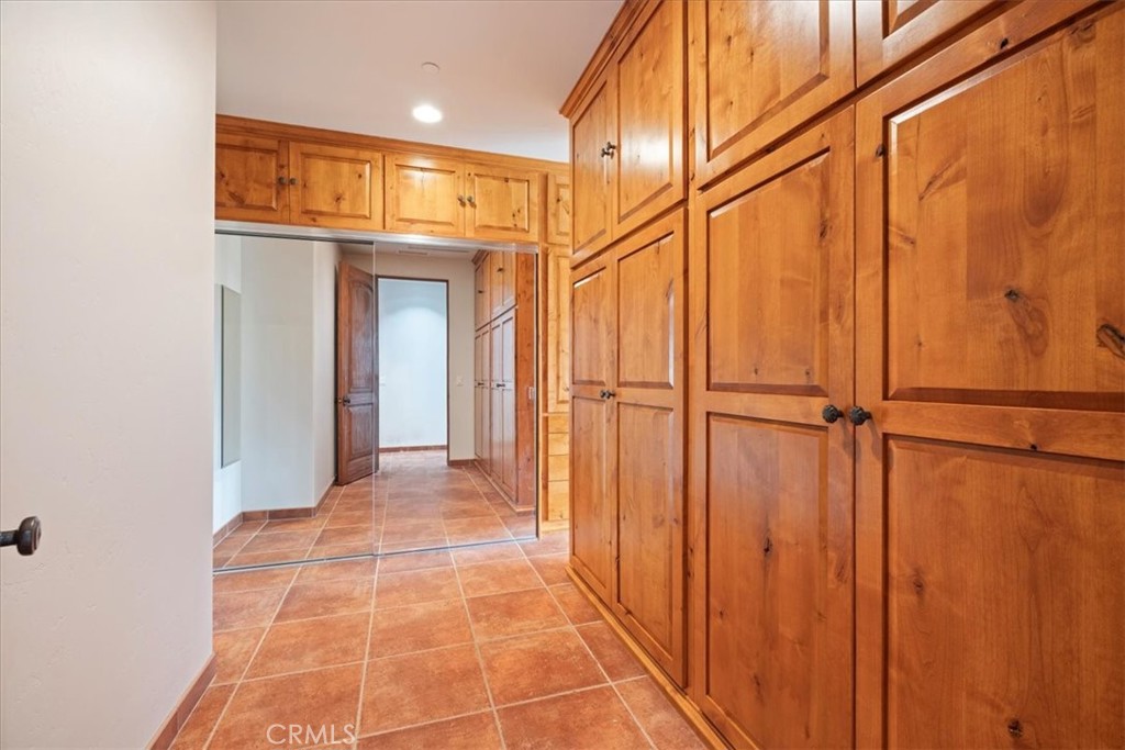 30718 Mesa Crest Road Valley Center, CA 92082 - Photo 19 of 50 Primary Closet
