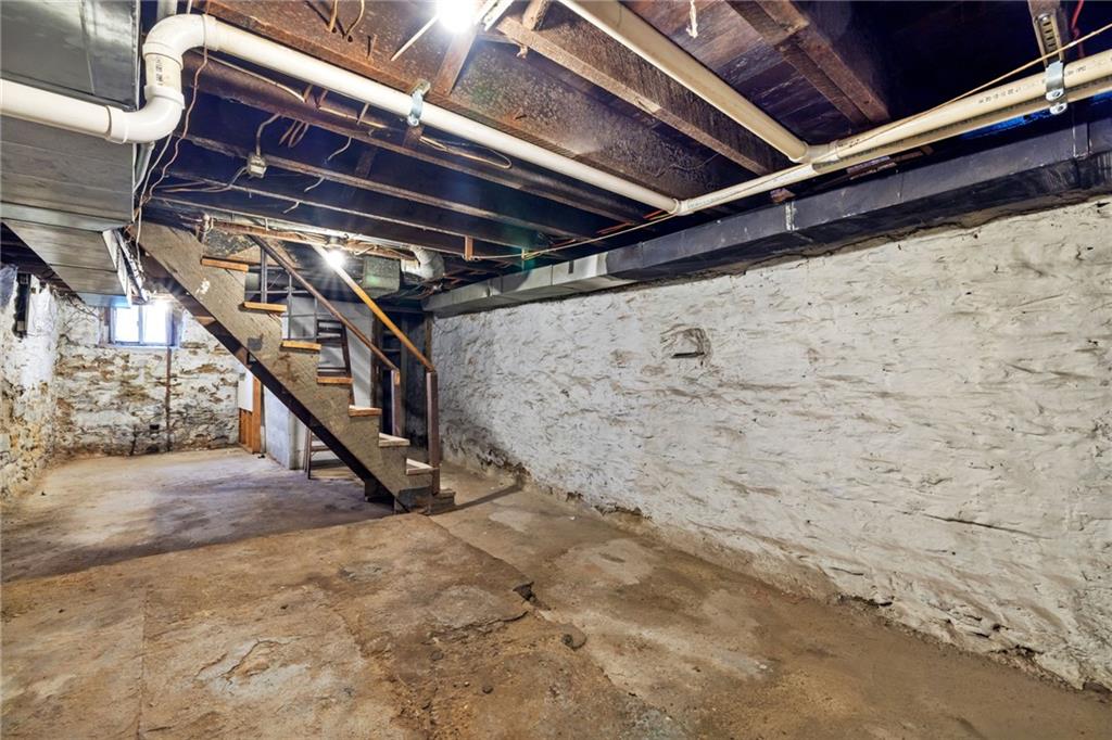 1841 Locust Street Pittsburgh, PA 15219 - Photo 32 of 35 Gallery Image 32