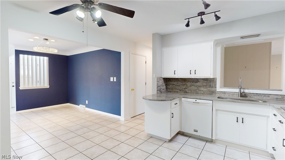 2063 Marshfield Road Cleveland, OH 44124 - Photo 8 of 34