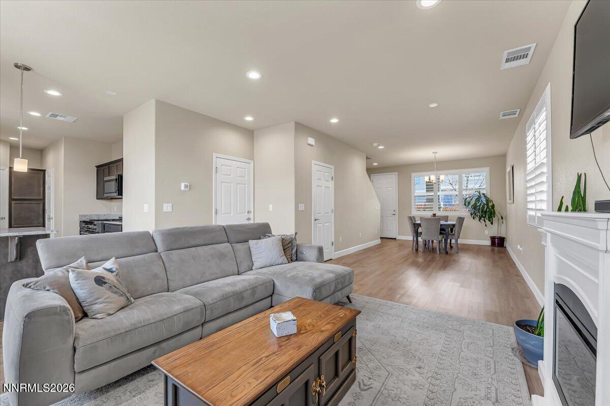 3651 Oaklawn Street Reno, NV 89512 - Photo 11 of 32 12-3651 Oaklawn St Reno NV 89512 (12 of