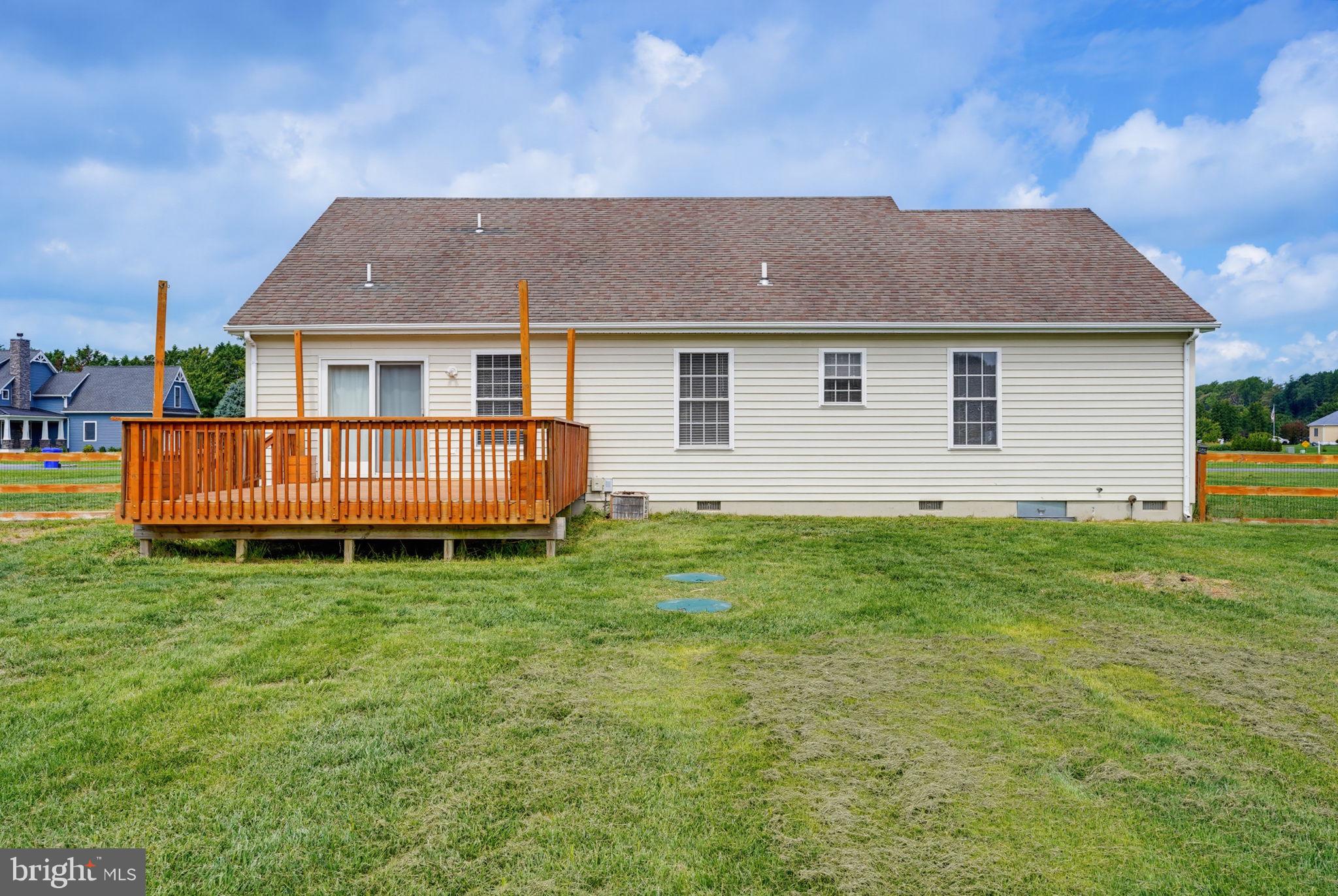 106 Falls Road Milton, DE 19968 - Photo 19 of 44 Rear deck