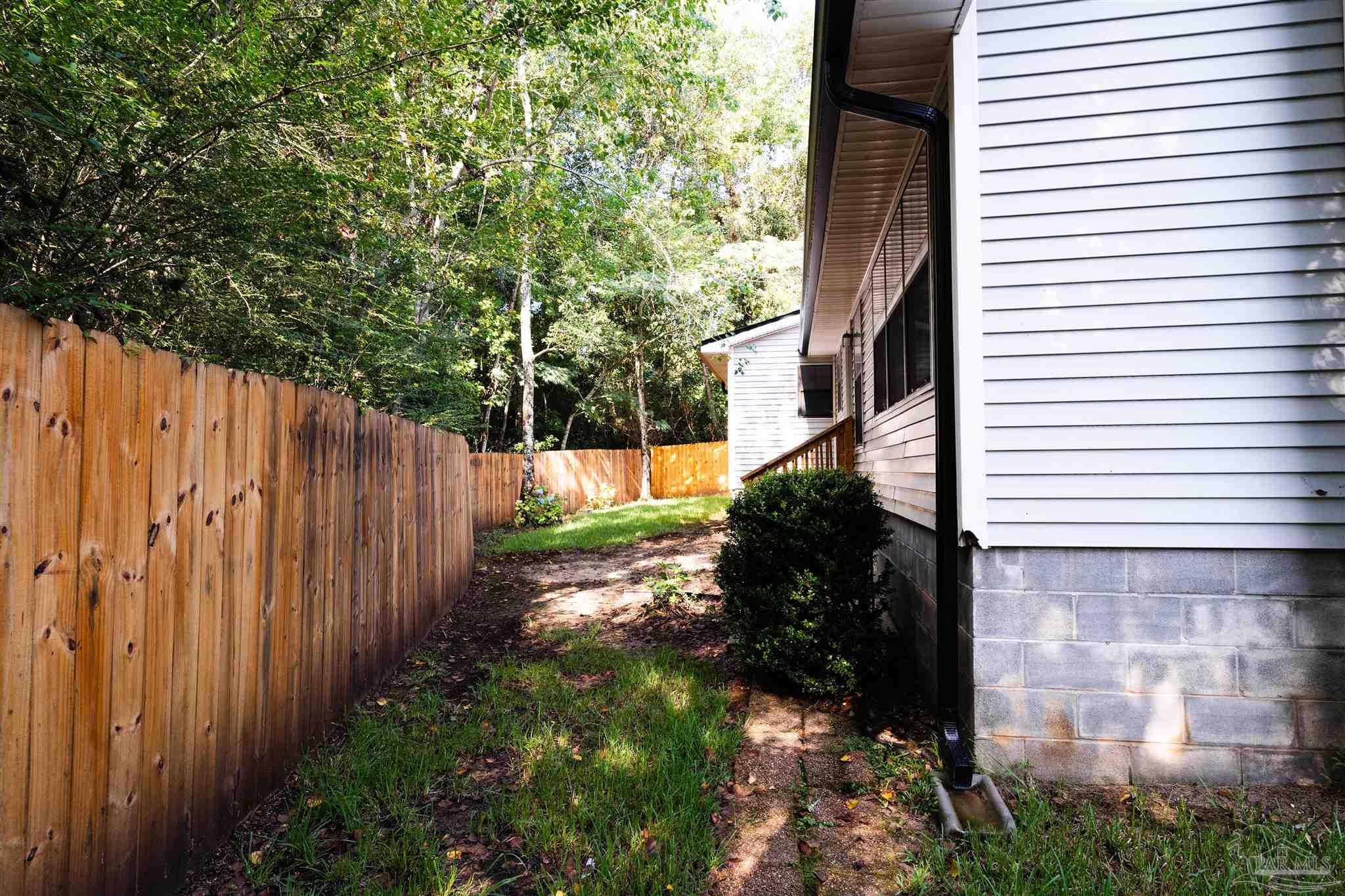 1156 Signal Hill Lane Pensacola, FL 32514 - Photo 14 of 16