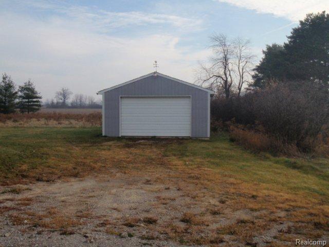 75360 True Road Armada, MI 48005 - Photo 3 of 19 PB120007 (1)